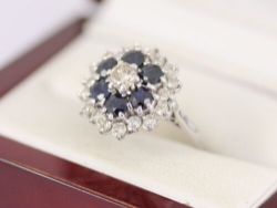 DIAMOND AND SAPPHIRE HALO RING 18CT WHITE GOLD LADIES SIZE J 1/2 750 6G