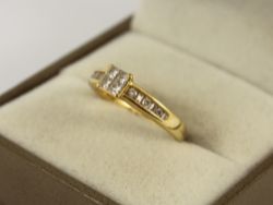 DIAMOND CLUSTER RING 18CT GOLD LADIES SIZE K 3/4 750 3.7G ID96