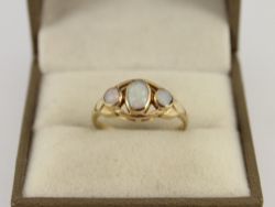 OPAL TRILOGY RING 9CT YELLOW GOLD LADIES STUNNING SIZE O 375 2.2G ID69