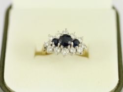 DIAMOND & SAPPHIRE RING 18CT GOLD LADIES SIZE F 375 4.9G EB93