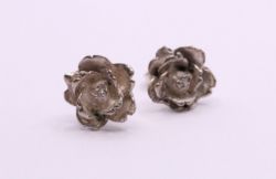 CLASSIC ROSE FLOWER LADIES STUD EARRINGS STERLING SILVER VINTAGE 2.3G AAC478