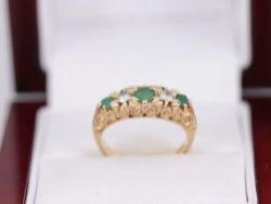 DIAMOND AND EMERALD RING 9CT GOLD LADIES ENGAGEMENT SIZE M W94