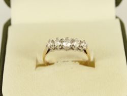 FIVE STONE RING 9CT GOLD LADIES STUNNING SIZE K 1/2 375 1.8G FJ92