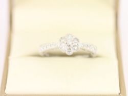 DIAMOND CLUSTER RING 9CT WHITE GOLD LADIES SIZE O 1/2 375 2.4G CJ7