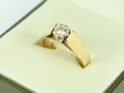 DIAMOND SOLITAIRE RING 18CT GOLD LADIES SIZE O 3/4 750 4.8G