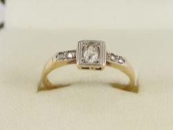 DIAMOND FIVE STONE RING 18CT GOLD LADIES SIZE P 1/2 750 2.7G EU22