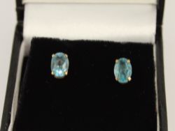 SKY BLUE TOPAZ EARRINGS 9CT YELLOW GOLD LADIES STUNNING 375 0.8G IE44