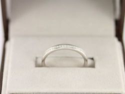 DIAMOND ETERNITY RING 18CT WHITE GOLD COURT SHAPED LADIES SIZE O 750 2.5G CJ60