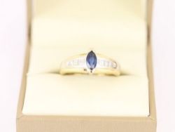 DIAMOND AND SAPPHIRE RING 9CT GOLD LADIES SIZE K 1/2 375 5.7G CF62