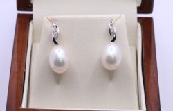 18K WHITE GOLD AKOYA PEARL LADIES EARRINGS SIX 0.01CT DIAMONDS GIFT 4G AAC425