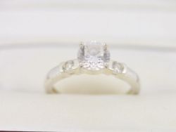 SOLITAIRE RING STERLING SILVER LADIES STUNNING SIZE O 1/2 925 3.2G AR43