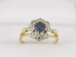 DIAMOND AND SAPPHIRE HALO RING 18CT GOLD LADIES SIZE O 750 P63