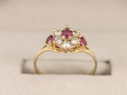 RUBY HALO RING 9CT GOLD LADIES STUNNING SIZE O 375 1.6G CS54