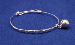 925 STERLING SILVER CHILDS CHRISTENING BANGLE BRACELET WEIGHT 5.6G LENGTH 6