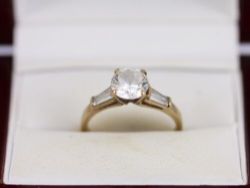 SOLITAIRE RING 9CT GOLD LADIES STUNNING SIZE N 375 2.7G AK98