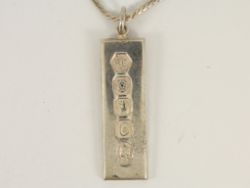 VINTAGE BULLION BAR PENDANT BRITANNIA SILVER SHEFFIELD 1977 20