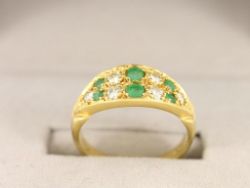 DIAMOND AND EMERALD RING 18CT GOLD LADIES SIZE Q 750 5.6G CO6