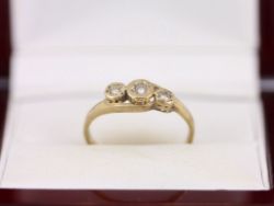 DIAMOND TRILOGY RING 9CT GOLD LADIES SIZE N 375 1.4G AG97