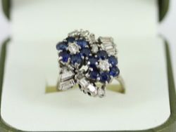 DIAMOND AND SAPPHIRE RING 18CT WHITE GOLD LADIES SIZE M 1/2 750 7.3G CY8