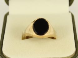 ONYX SIGNET PINKY RING 9CT GOLD GENTS SIZE Q 375 5.9G FJ96