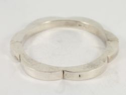 LADIES HINGED BANGLE STERLING SILVER STUNNING BRACELET 925 22G GF81