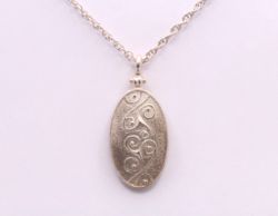 SWIRL PENDANT CHARM PRINCE CHAIN NECKLACE 16