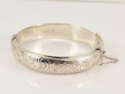 VINTAGE HINGED BANGLE STERLING SILVER LADIES BRACELET 7