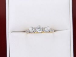 DIAMOND TRILOGY RING 18CT GOLD BEAUTIFUL TRINITY ENGAGEMENT LADIES SIZE M 1/2 L1