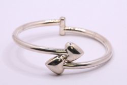 STERLING SILVER LADIES LOVE HEART BANGLE BRACELET 7.5