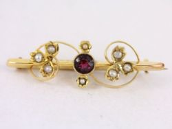 AMETHYST AND SEED PEARL BROOCH 9CT GOLD LADIES STUNNING 375 2.5G BM88