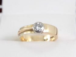 DIAMOND SOLITAIRE ENGAGEMENT RING 9CT GOLD BEAUTIFUL LADIES SIZE K 1/2 E88