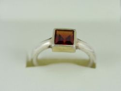 GARNET SOLITAIRE RING STERLING SILVER GOLD TONE SIZE L 925 3.6G CX1