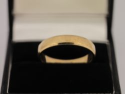 WEDDING BAND 9CT YELLOW GOLD GENTS RING SIZE U 375 3.1G IF21