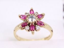 RUBY CLUSTER RING 9CT GOLD FLOWER LADIES ENGAGEMENT SIZE P T47