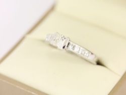 DIAMOND SOLITAIRE RING 18CT WHITE GOLD LADIES 1CT SIZE N 1/2 750 4.3G