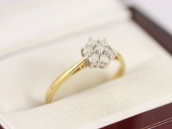 DIAMOND ENGAGEMENT RING 18CT GOLD LADIES SIZE O 1/2 750 2.3G