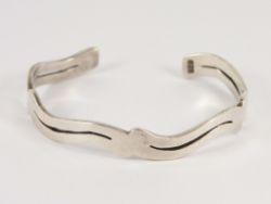WAVY PATTERNED CUFF BANGLE STERLING SILVER LADIES BRACELET 7.25