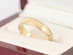 WEDDING BAND 9CT GOLD LADIES RING D SHAPED SIZE P 1/2 375 2.5G BX39