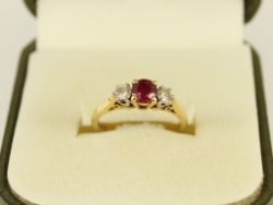 DIAMOND & RUBY TRILOGY RING 18CT GOLD LADIES SIZE J 750 STUNNING 3G FJ77