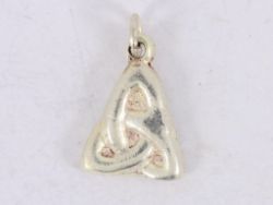 TRIQUETRA CELTIC KNOT CHARM STERLING SILVER VINTAGE CHARMS SCOTTISH 3.2G SC33