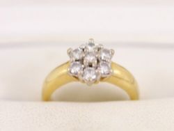 DIAMOND CLUSTER RING 18CT GOLD LADIES SIZE K 750 4.8G BP88