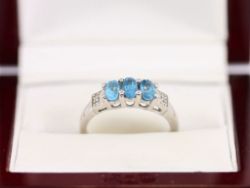 DIAMOND BLUE TOPAZ TRILOGY RING STERLING SILVER LADIES SIZE N 1/2 925 2.8G AX80