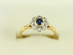DIAMOND & SAPPHIRE HALO RING 18CT GOLD LADIES SIZE M 1/2 750 3.3G EM17