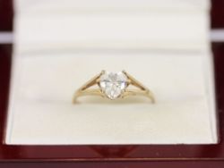 HEART SOLITAIRE RING 9CT GOLD LADIES STUNNING SIZE N 375 1.5G AW15