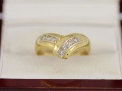 HALF ETERNITY V RING 18CT GOLD LADIES STUNNING SIZE P 1/2 750 5.2G BF80