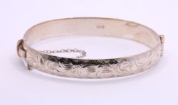 STERLING SILVER LADIES BANGLE BRACELET 8.1