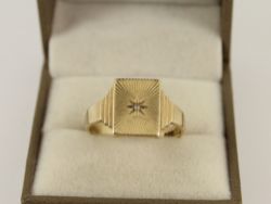DIAMOND SIGNET RING 9CT GOLD LADIES SIZE V 375 5.1G IC86