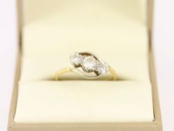 DIAMOND TRILOGY RING 18CT GOLD LADIES SIZE O 2.4G 750 CG30