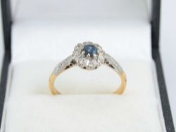 DIAMOND AND SAPPHIRE ENGAGEMENT RING 18CT GOLD LADIES SIZE N A18