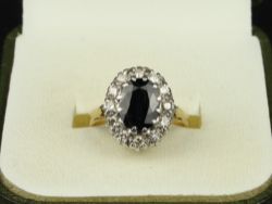 DIAMOND & SAPPHIRE HALO RING 18CT GOLD LADIES SIZE J 3/4 750 4.3G FE93